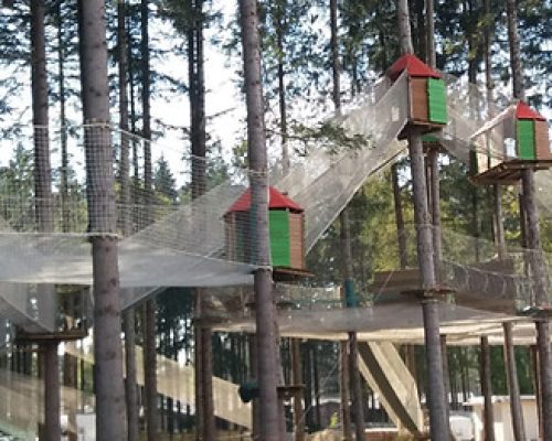 HOBBIT VILLAGE & ACCRO SPIDER CENTER PARC MUNICH